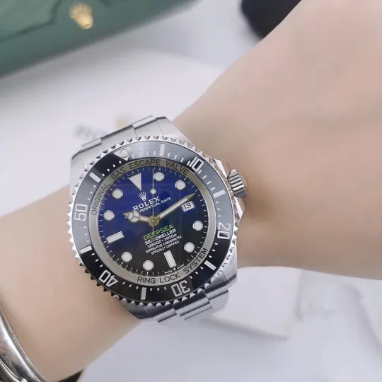 シードゥエラー ディープシー Dブルー  44MM