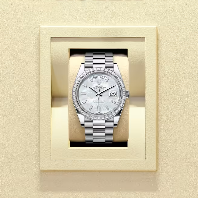 デイデイト 40 | オイスター、40 mm、プラチナ、ダイヤモンド  リファレンス 228396TBR-0043